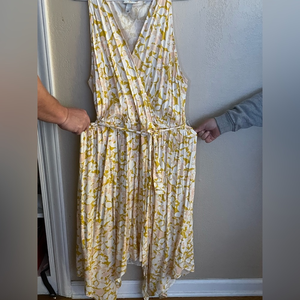 Ava and Viv yellow flowy wrap dress Size 1X